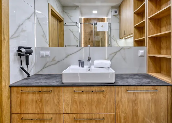 5 Gwiazdek מלון דירות *